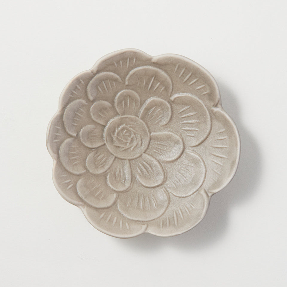 阿部春弥・阿部みか 牡丹豆皿 グレー｜Discover Japan 公式オンライン
