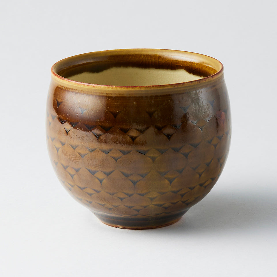 増渕篤宥 褐釉刻花 湯呑 [4]｜Discover Japan 公式オンラインショップ