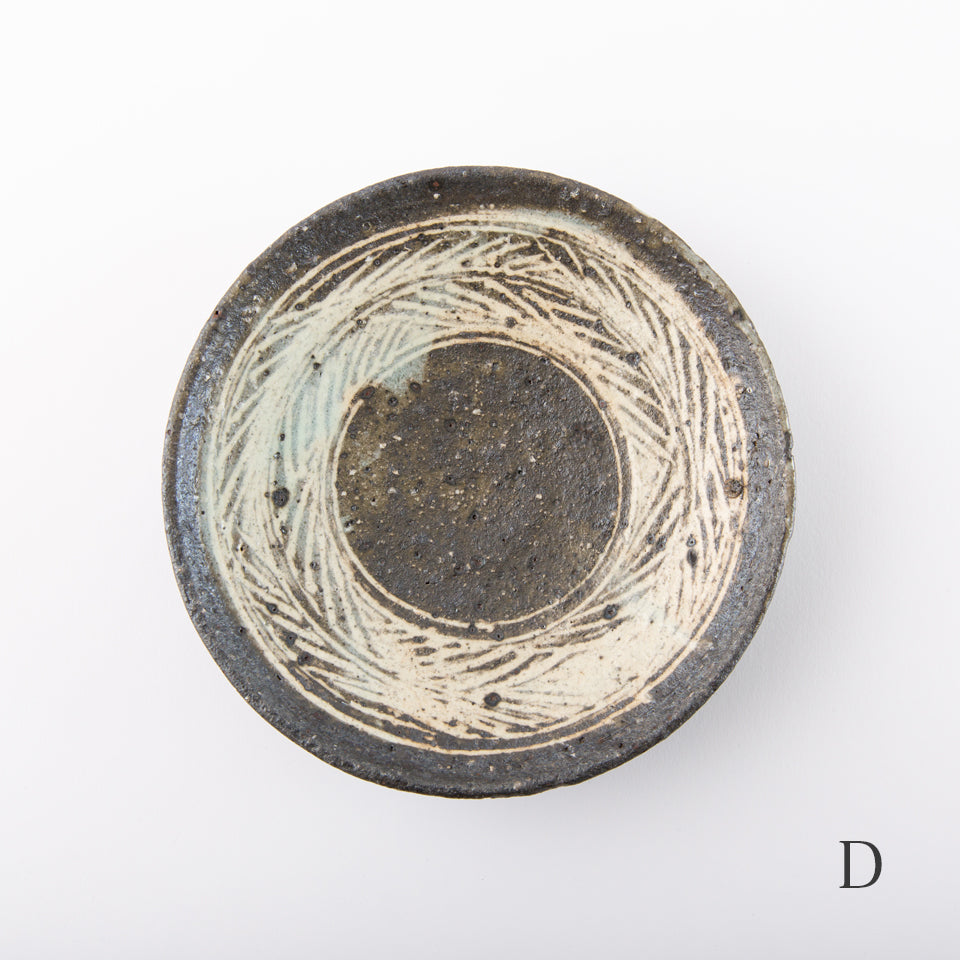 【八田亨】黒三島手5.5寸皿