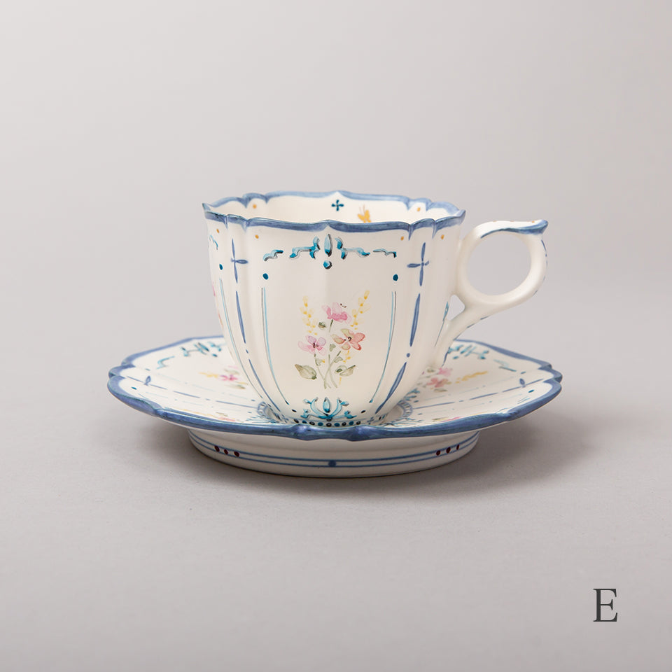 【矢田久美子】染錦花束と蝶のカップ&ソーサー (A)