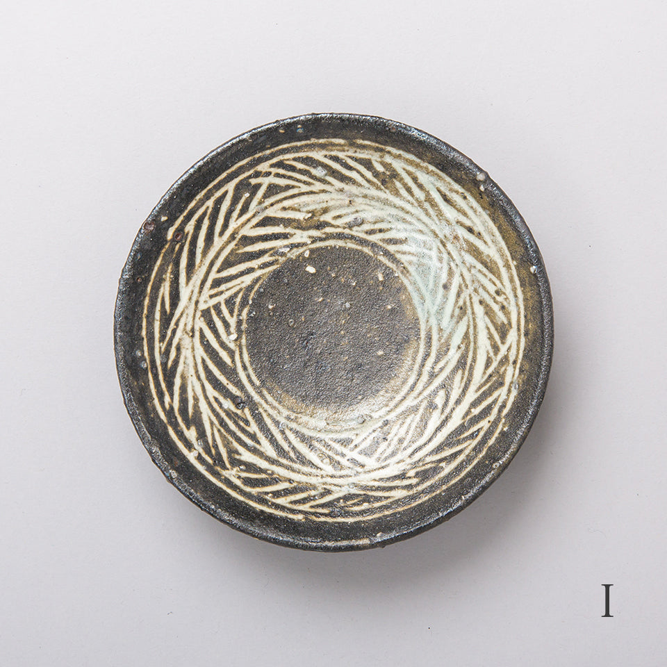 【八田亨】黒三島4寸皿