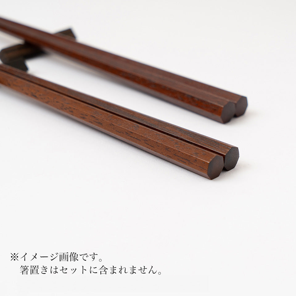 大黒屋 七角削り箸（大・小 各1膳）セット [送料無料]｜Discover Japan