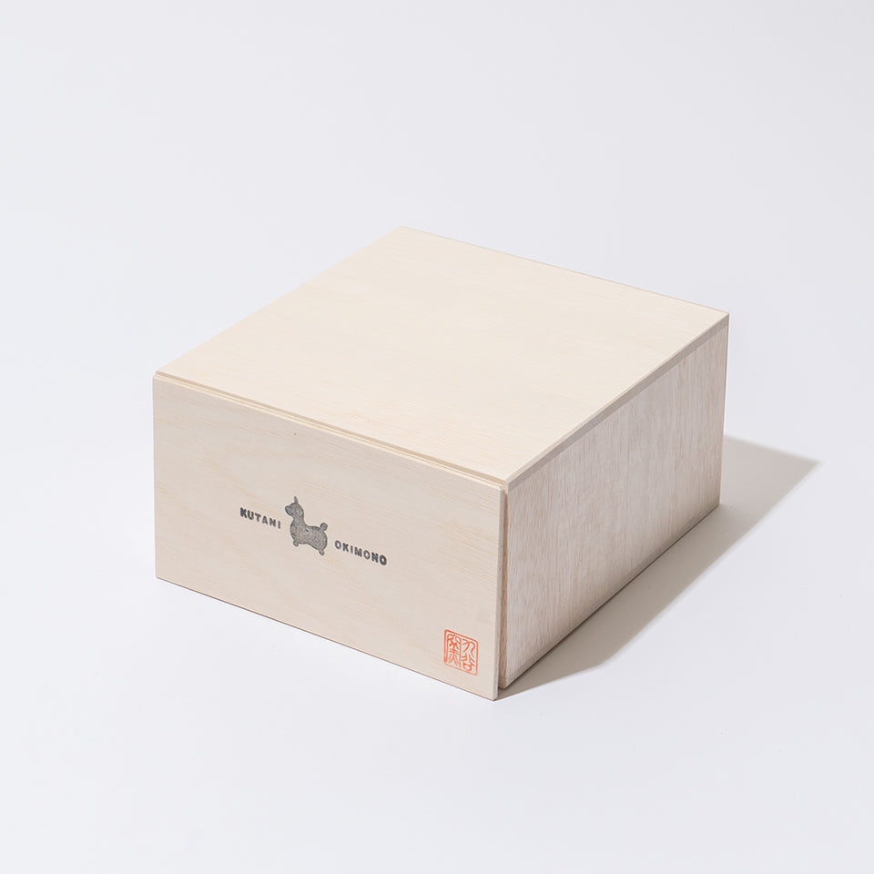 九谷焼ロディ 勝部明美作 赤木米縁起尽し文 [RO-4]｜Discover Japan