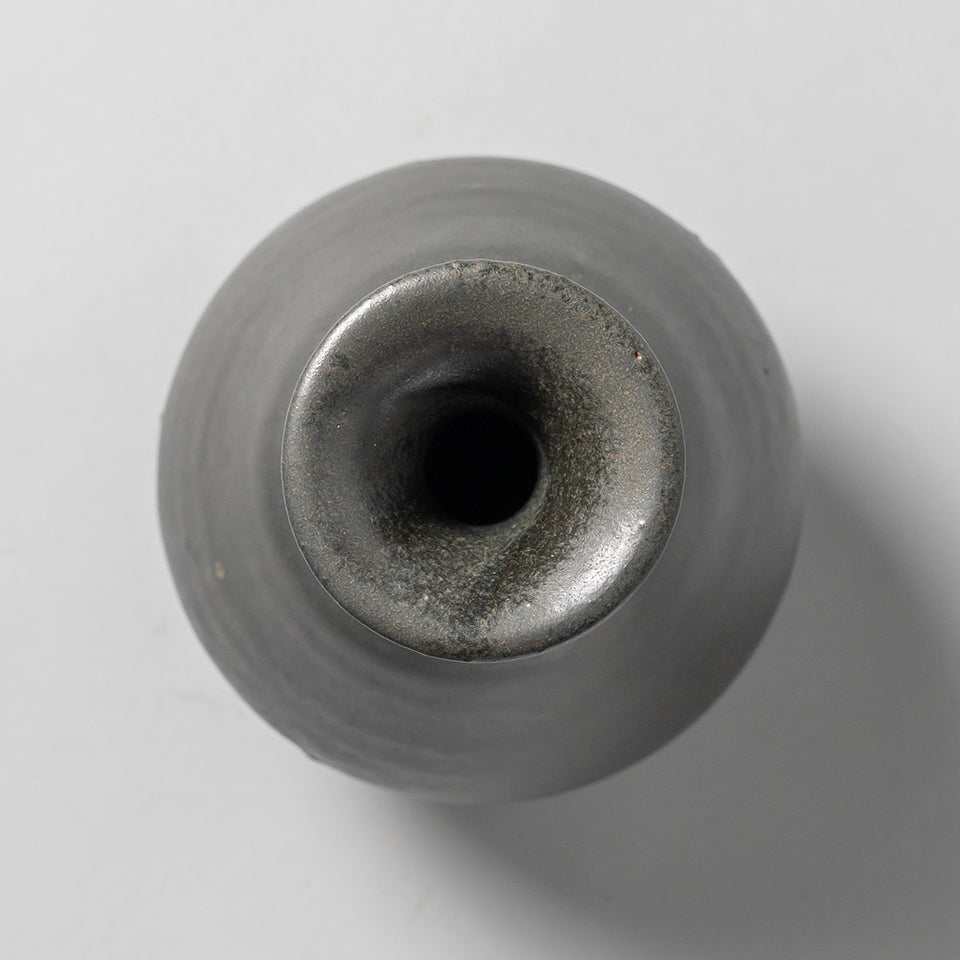 荒賀文成 黒釉花入 [90]｜Discover Japan 公式オンラインショップ