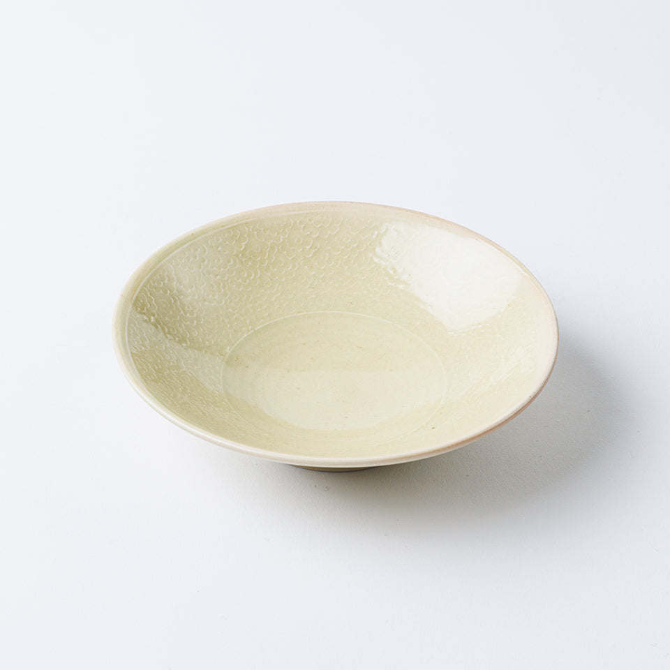 阿部春弥 陽刻花散らし小皿 もえぎ [3]｜Discover Japan 公式