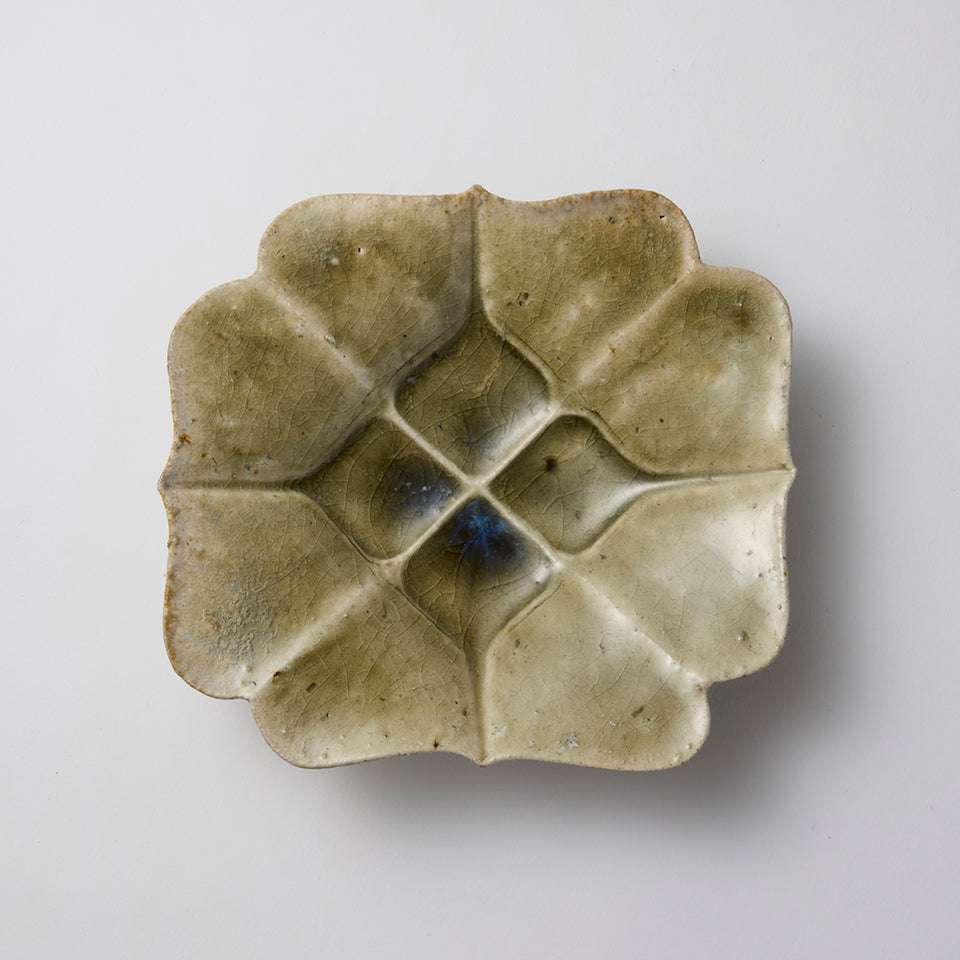 【額賀 円也】灰釉花菱型向付 [9]