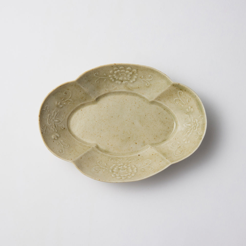 【鈴木しのぶ】灰釉陽刻花文木瓜向付 [2]