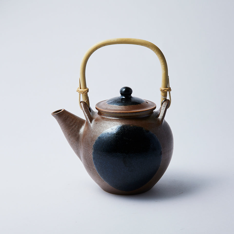 出西窯の手作り陶器ボトル 約15cm 茶色と金色 出西窯の手作り陶器ボトル 約15cm 茶色と金色 出西窯の手作り