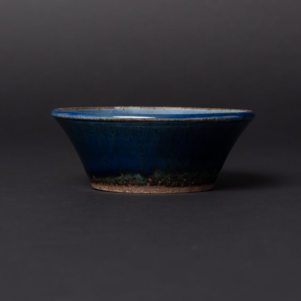 出西窯 はたぞり切立鉢 4寸 呉須 [44]｜Discover Japan 公式オンライン