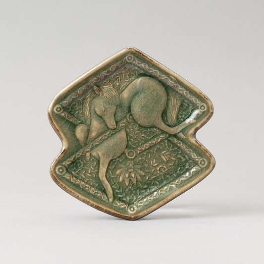 【SUIYO】干支皿 午 青磁 [S-69]