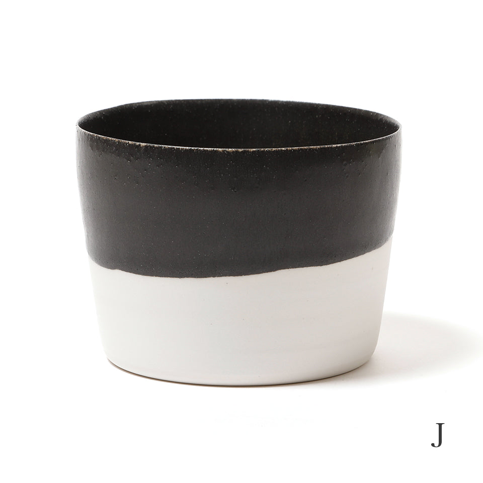 吉田直嗣 白磁鉄釉フリーカップ [2]｜Discover Japan 公式オンライン